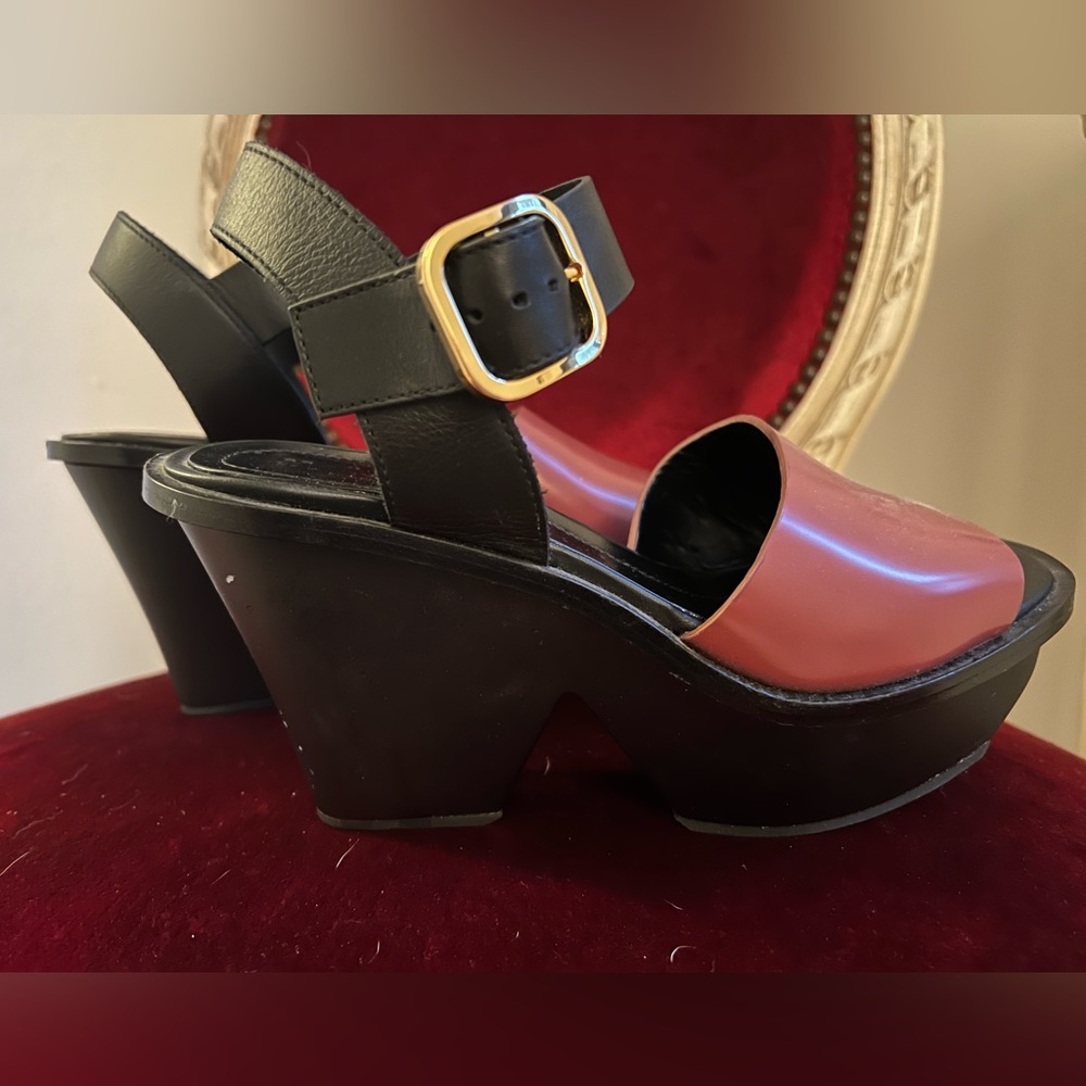 Marni Anatomical Wedge Sandal. Never worn! - Picture 2 of 5
